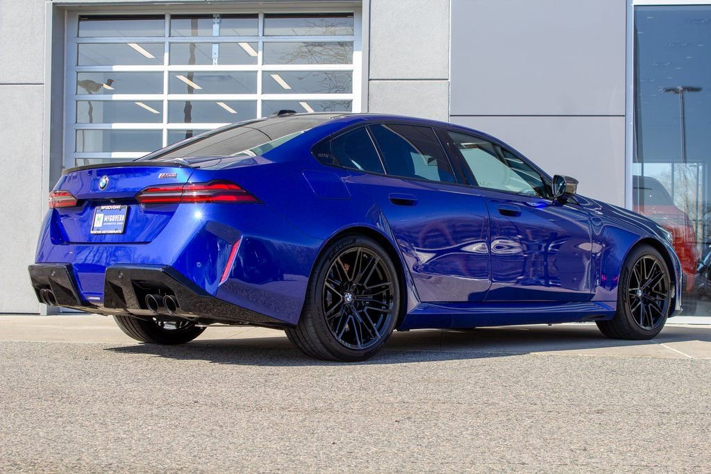 Used 2025 BMW M5 w/ Carbon Package image 10
