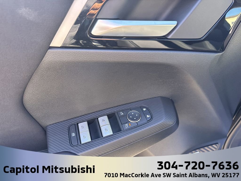 New 2025 Mitsubishi Outlander ES image 16