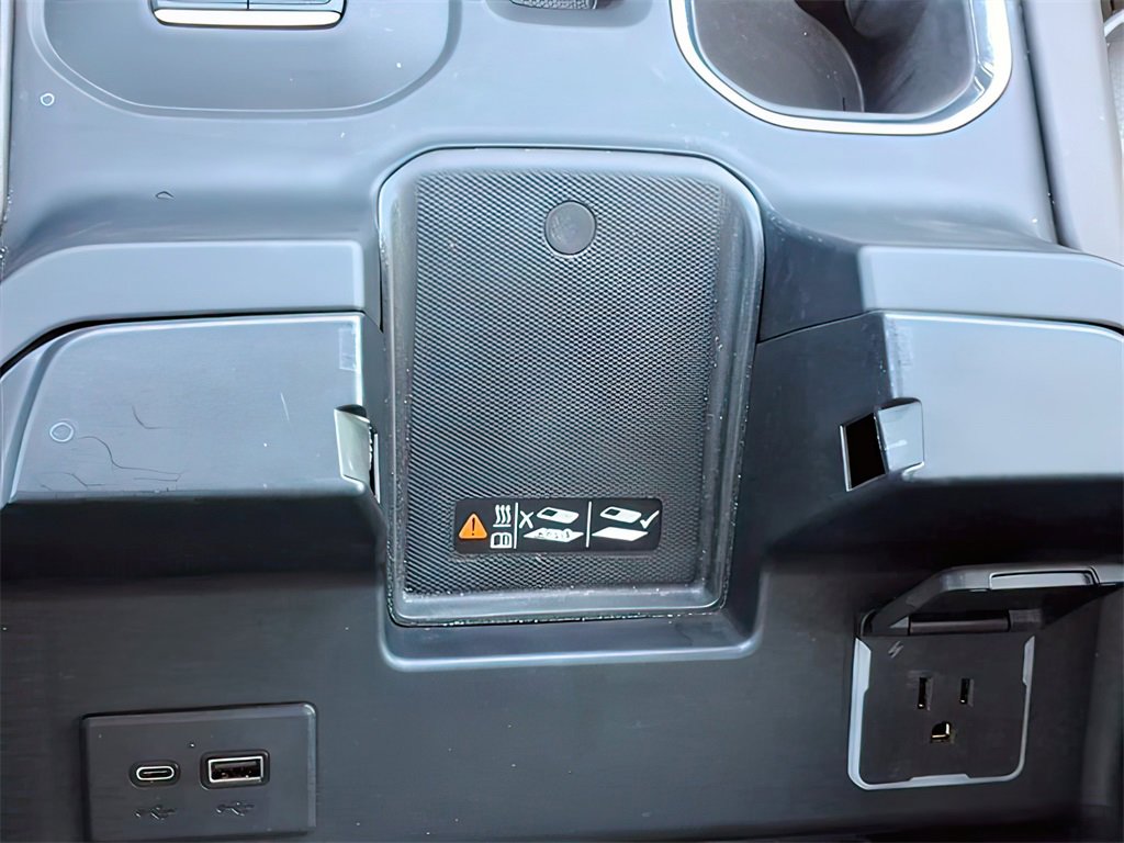 Used 2024 GMC Sierra 2500 Denali w/ Denali Reserve Package image 15