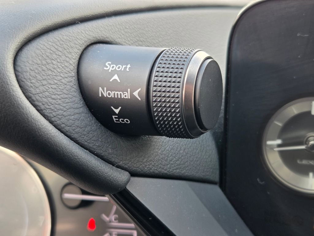 Used 2022 Lexus ES 350 w/ Premium Package image 9