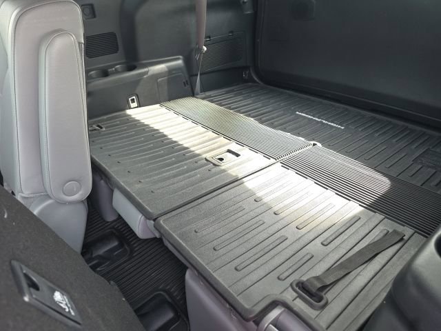 Used 2024 Toyota Highlander Limited AWD/4WD image 12