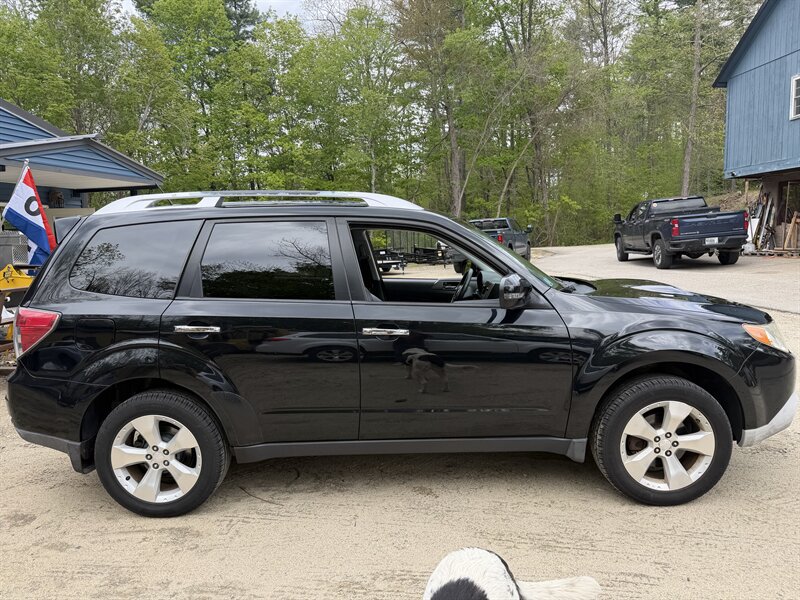 Used 2011 Subaru Forester 2.5XT Touring AWD/4WD image 4