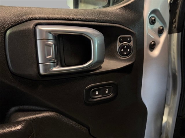 Used 2023 Jeep Wrangler Unlimited w/ Sun & Screen Package image 11