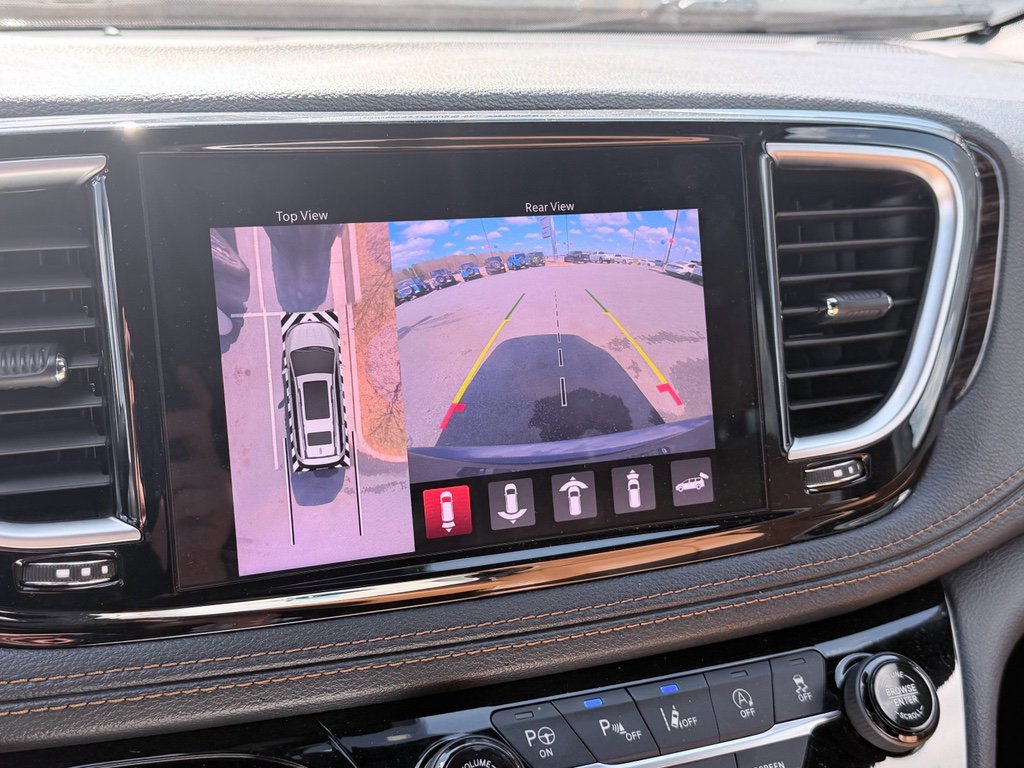 Used 2022 Chrysler Pacifica Pinnacle image 19