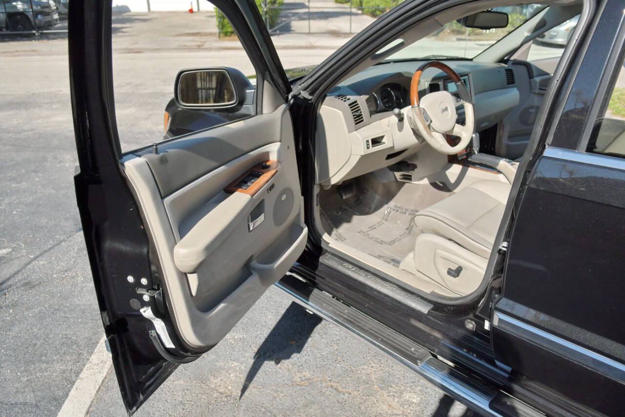 Used 2008 Jeep Grand Cherokee Overland w/ Mopar Chrome Edition Group AWD/4WD image 17