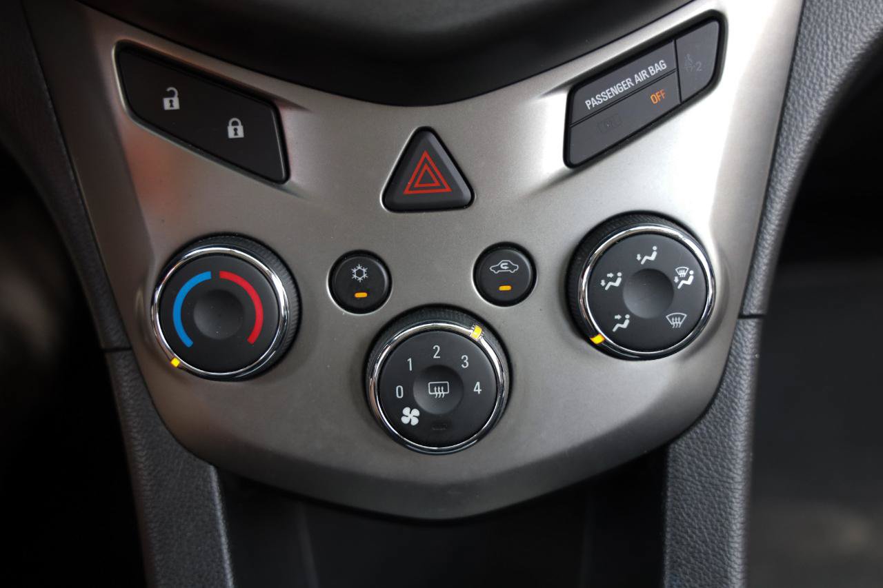 Used 2014 Chevrolet Sonic LT FWD image 30