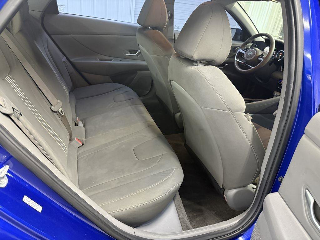 Used 2023 Hyundai Elantra SEL w/ Convenience Package image 22