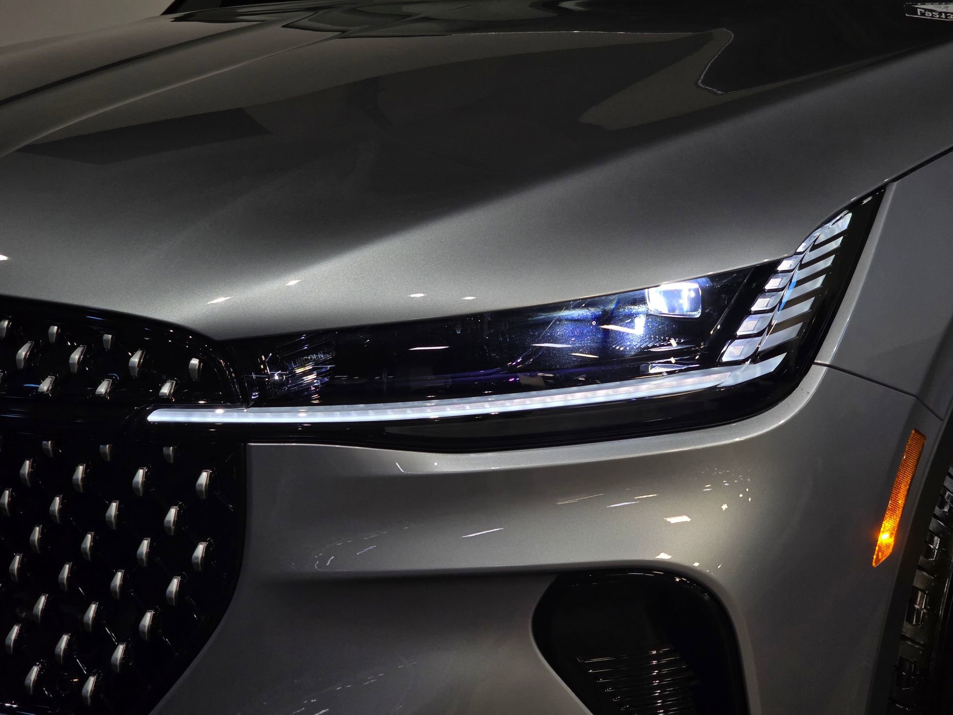 New 2025 Lincoln Nautilus Premier w/ Equipment Group 102A image 9