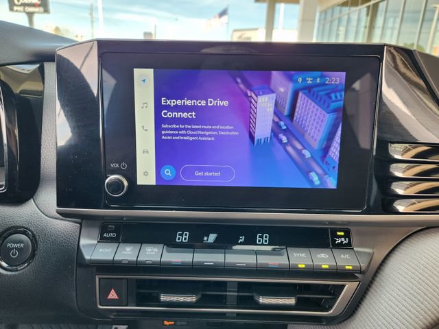 Used 2025 Toyota Camry SE w/ Convenience Package image 16