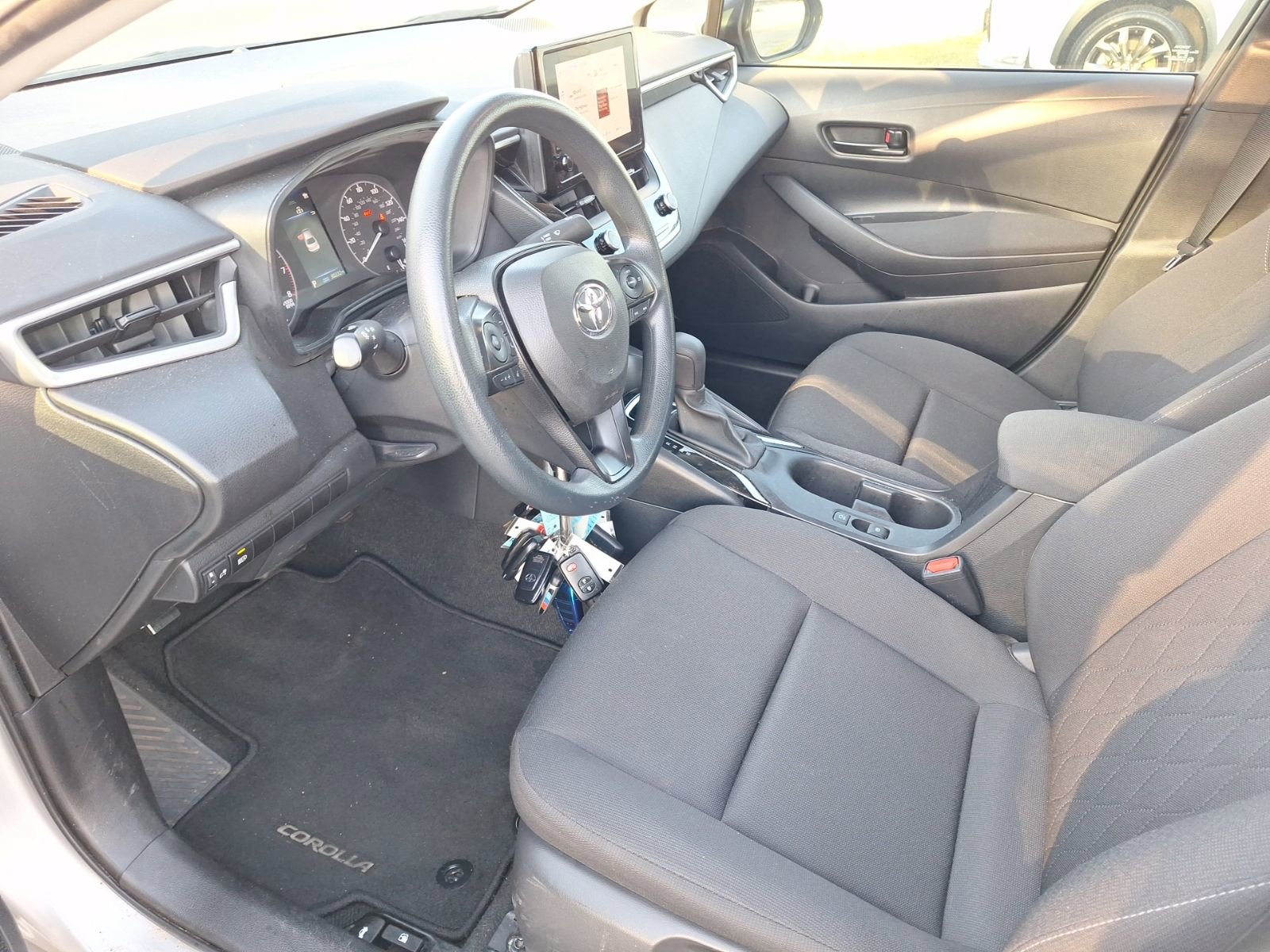 Used 2023 Toyota Corolla LE image 15