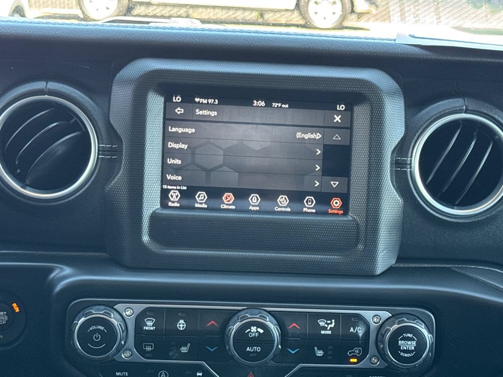 Used 2021 Jeep Wrangler Unlimited Sahara w/ Cold Weather Group AWD/4WD image 22