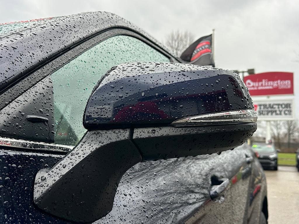 Certified 2024 Toyota Highlander XLE image 10