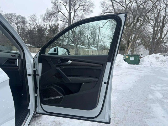 Certified 2023 Audi Q5 e Premium Plus w/ Premium Plus Package image 27