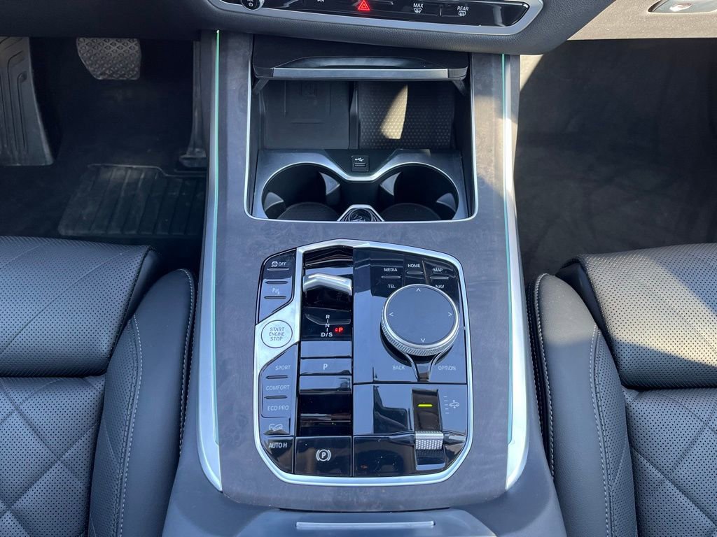 Used 2023 BMW X7 xDrive40i w/ Parking Assistance Package image 44