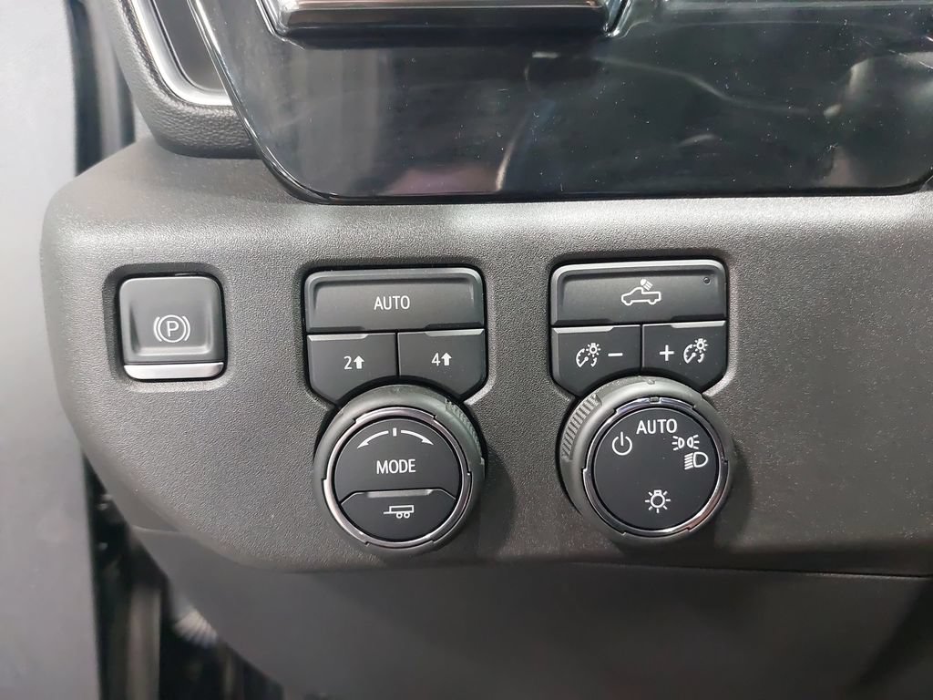 Used 2023 Chevrolet Silverado 1500 LT AWD/4WD image 26