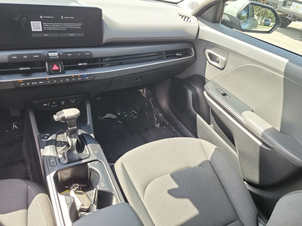 Certified 2025 Kia K4 FWD image 28