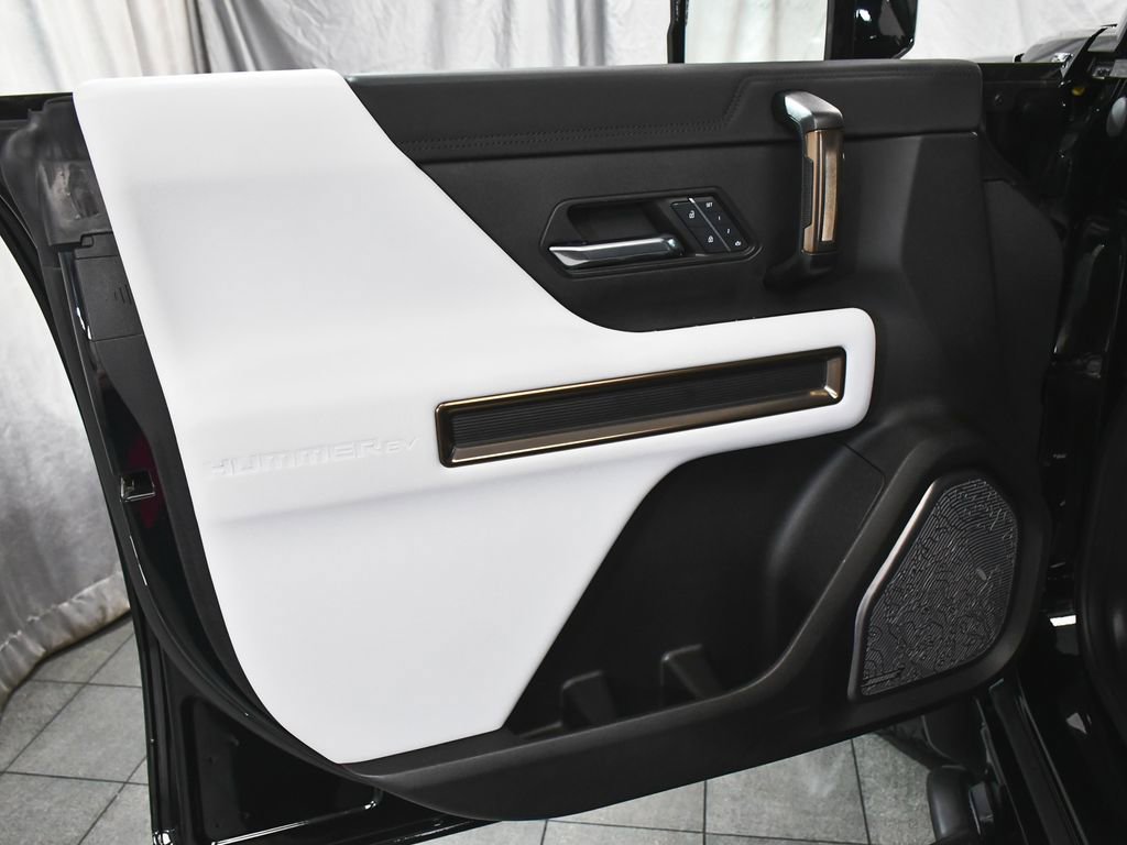 Used 2025 GMC Hummer EV 2X w/ Extreme Off-Road Package AWD/4WD image 11