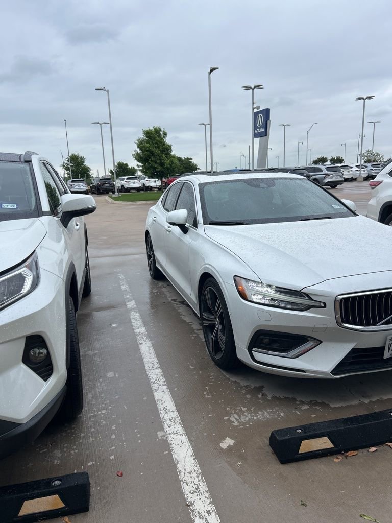 Used 2022 Volvo S60 B5 Inscription w/ Advanced Package image 2