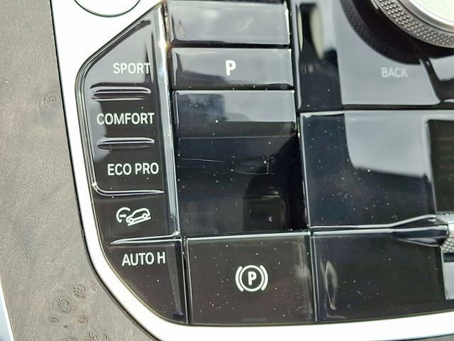 Used 2026 BMW X7 xDrive40i w/ Premium Package image 20