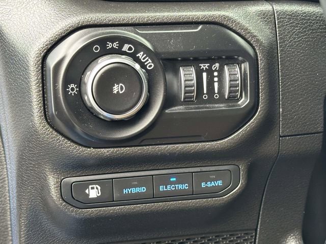 Used 2021 Jeep Wrangler Unlimited Sahara w/ Cold Weather Group image 27