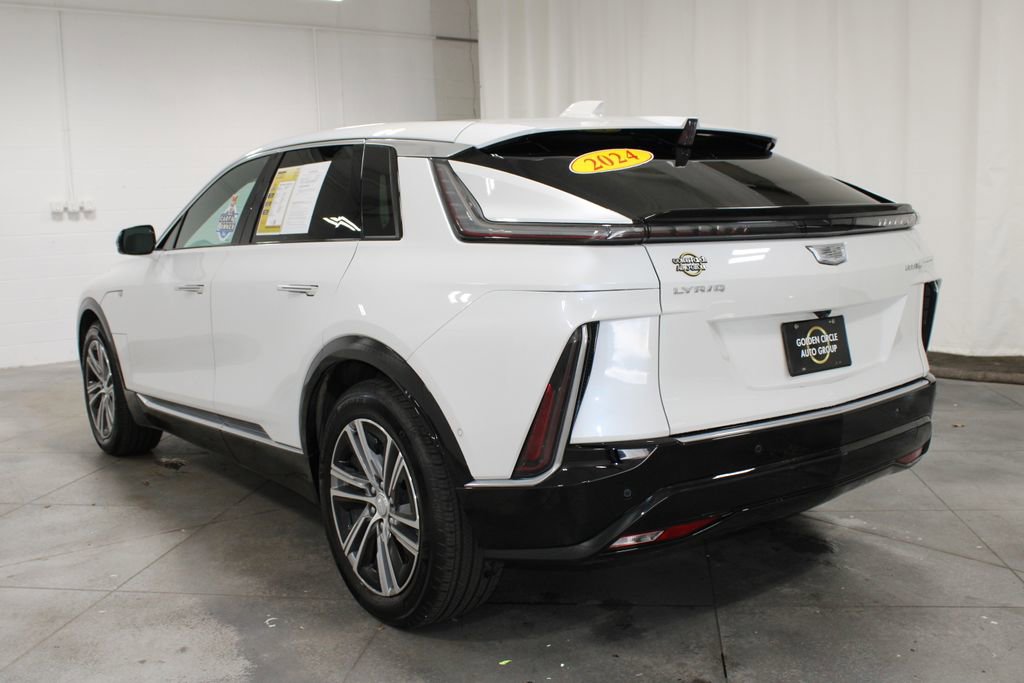 Used 2024 Cadillac Lyriq Luxury image 7