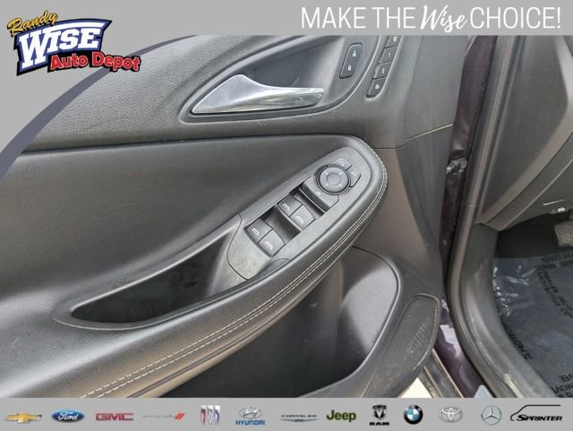 Used 2021 Buick Encore GX Essence image 10