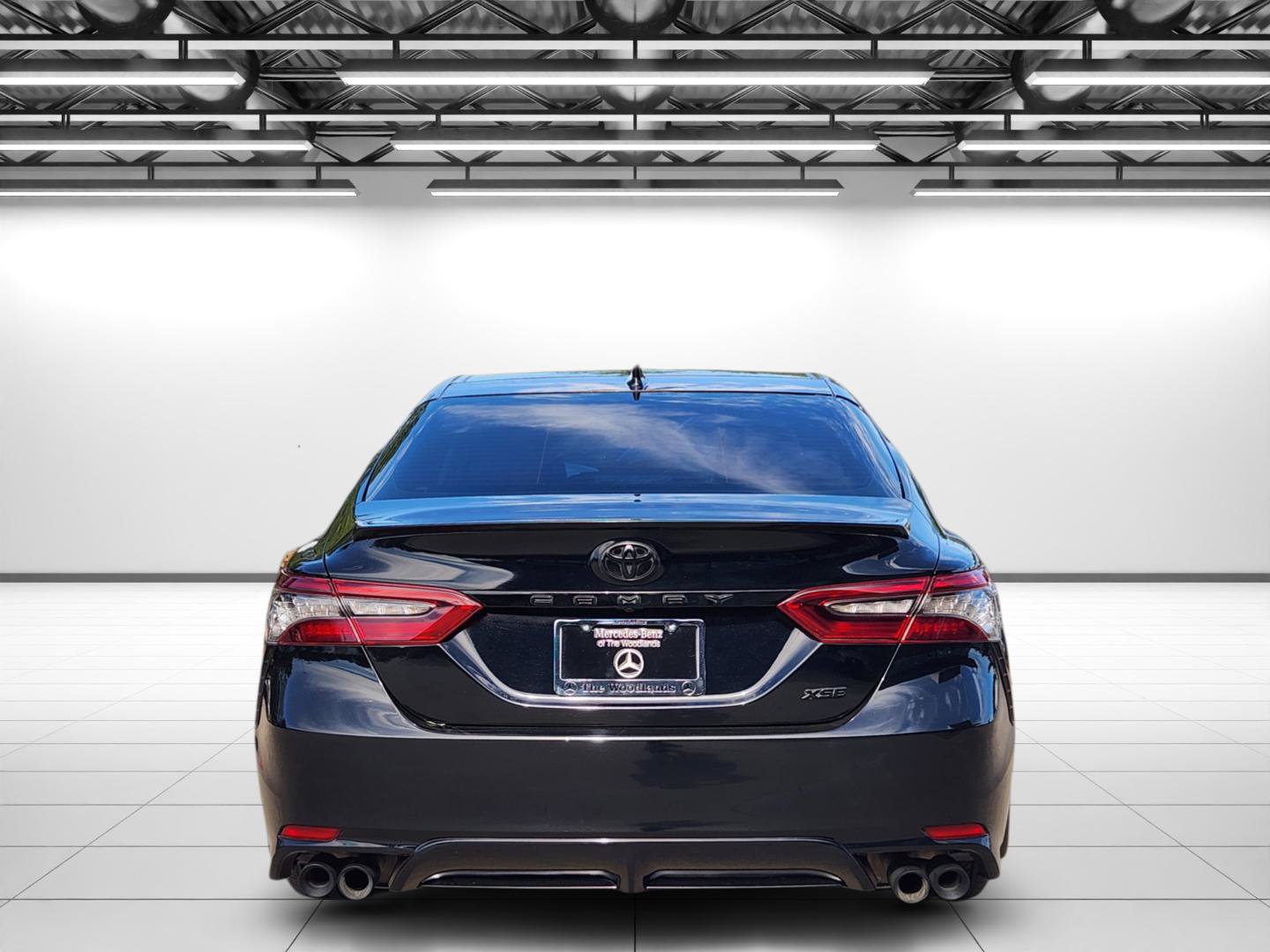Used 2021 Toyota Camry XSE FWD image 8