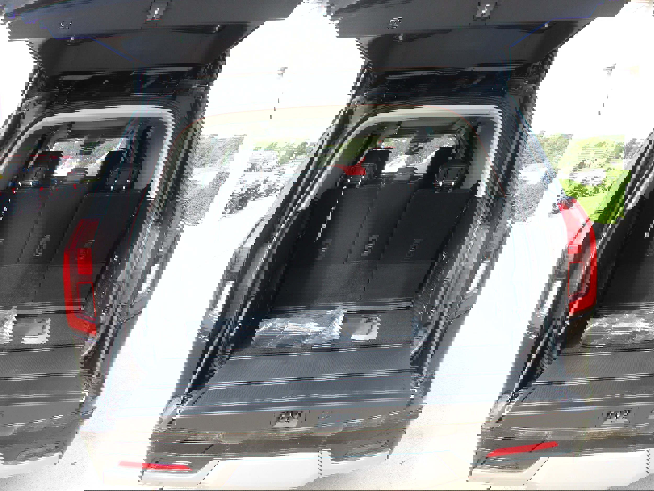 New 2025 Ford Expedition Platinum image 6