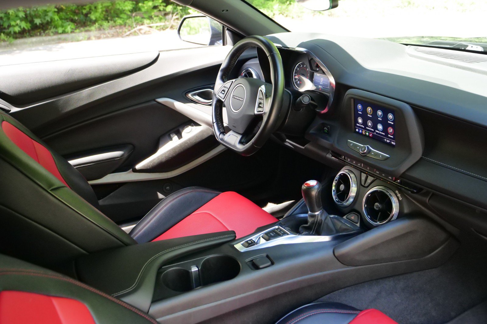 Used 2022 Chevrolet Camaro LT RWD image 33