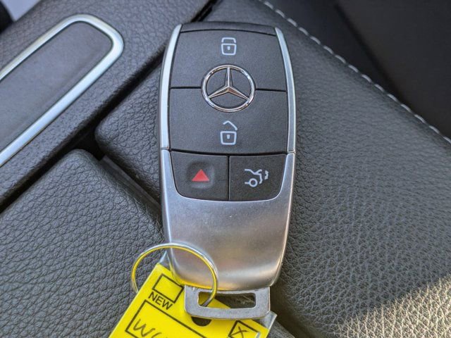 Used 2021 Mercedes-Benz GLA 250 4MATIC image 26