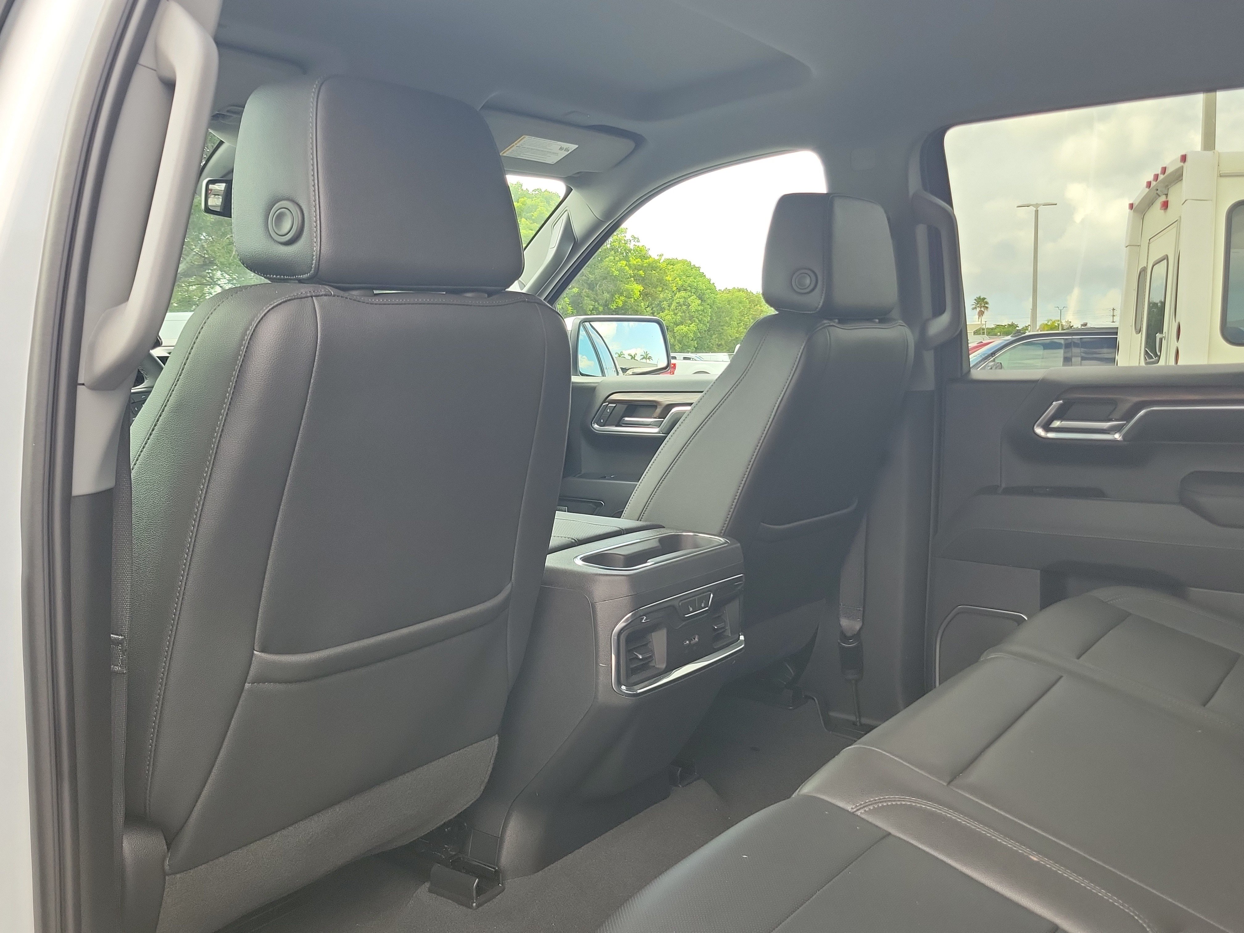 Used 2023 GMC Sierra 1500 SLT w/ SLT Premium Package AWD/4WD image 15