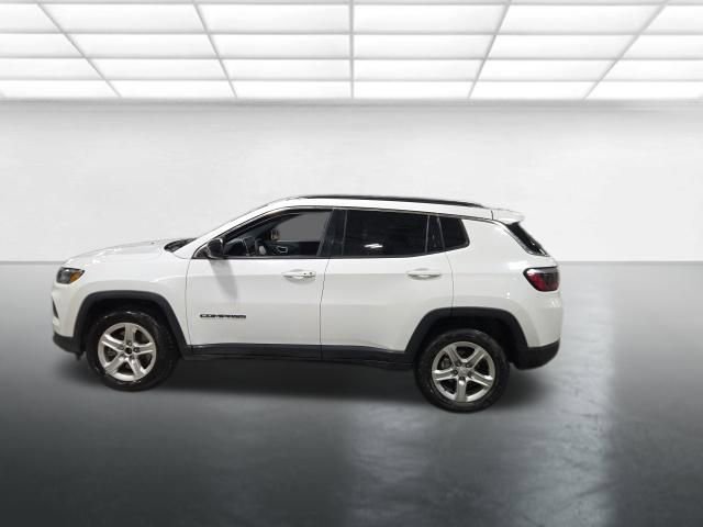 Used 2024 Jeep Compass Latitude AWD/4WD image 7