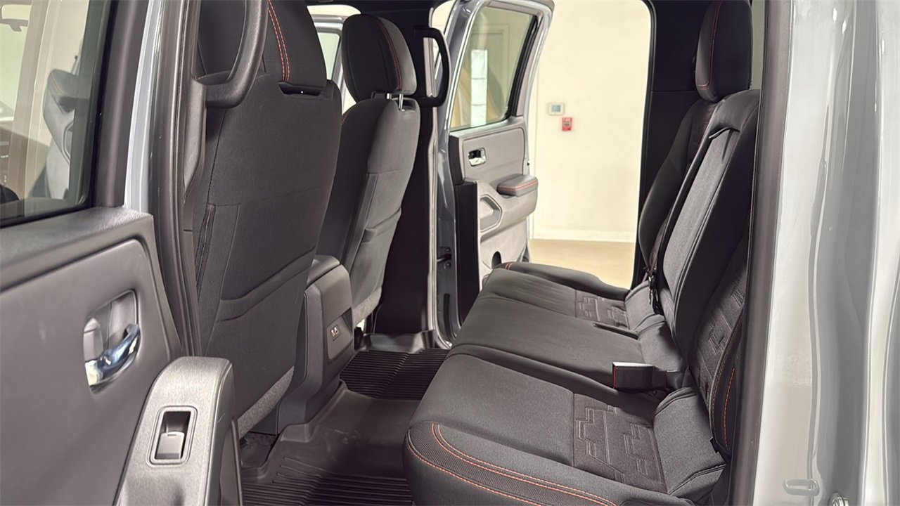Used 2022 Nissan Frontier PRO-4X w/ Technology Package image 15