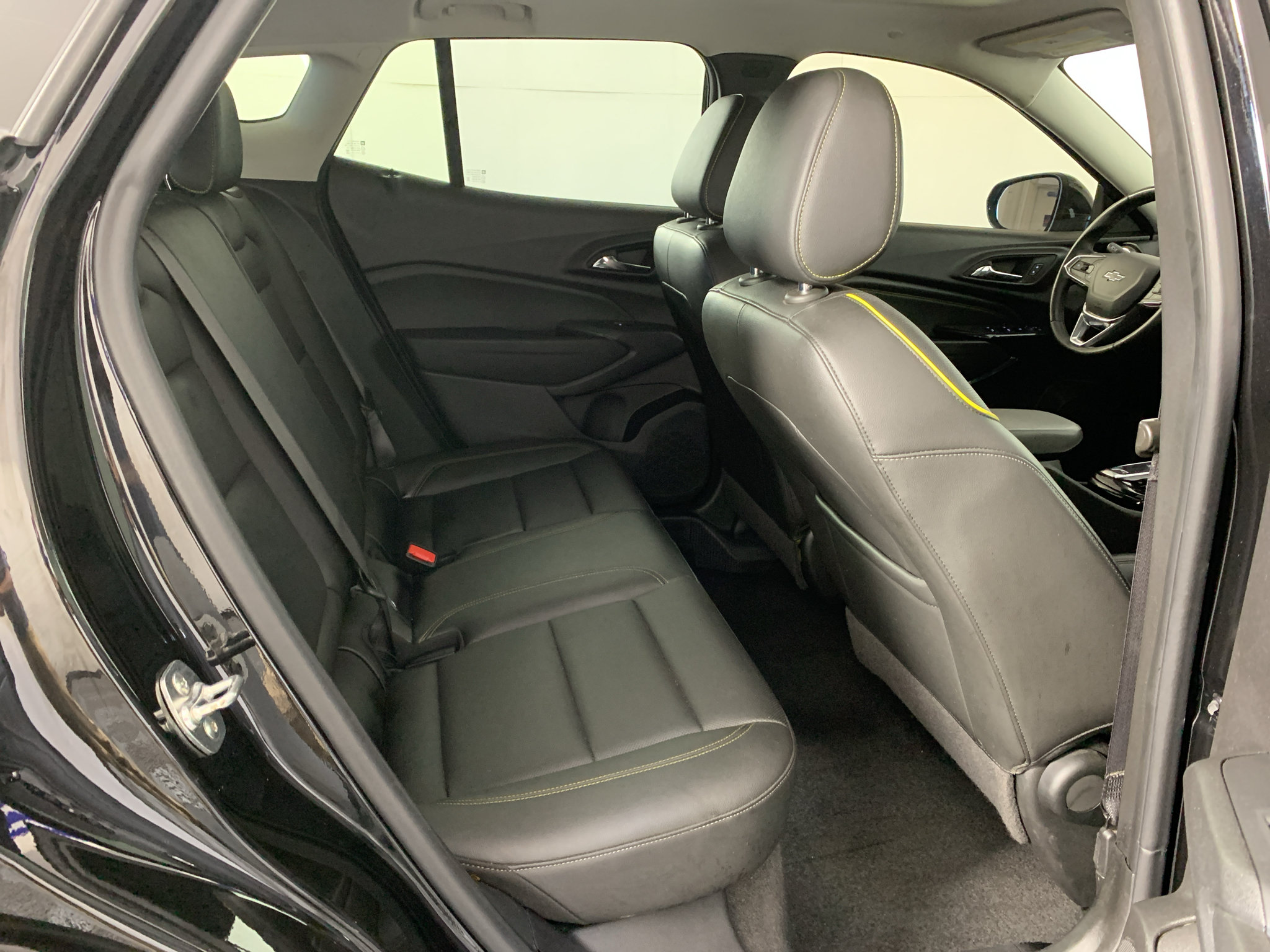 Used 2025 Chevrolet Trax ACTIV w/ Sunroof Package FWD image 36