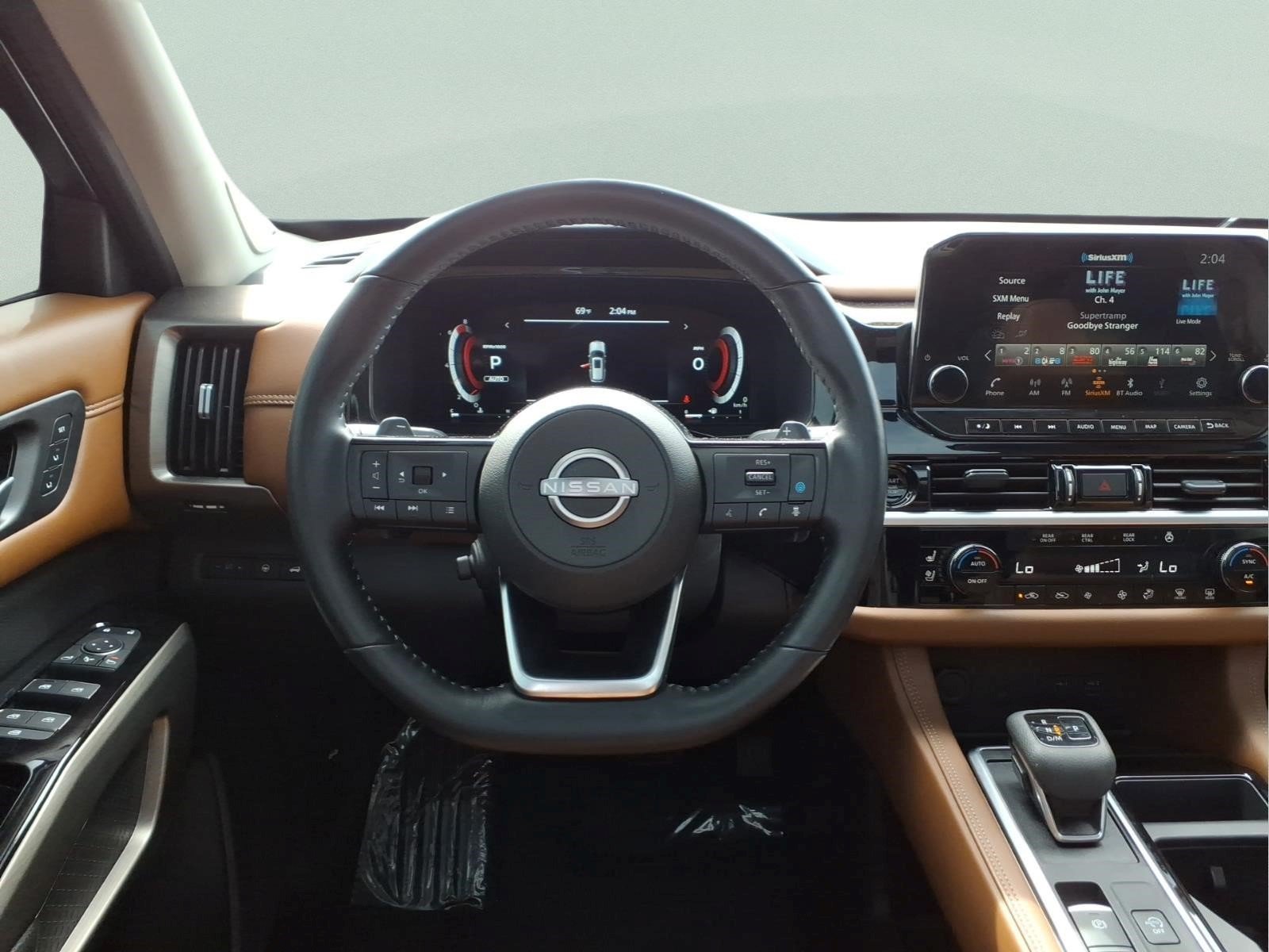 Certified 2025 Nissan Pathfinder Platinum w/ Black Appearance Package AWD/4WD image 14