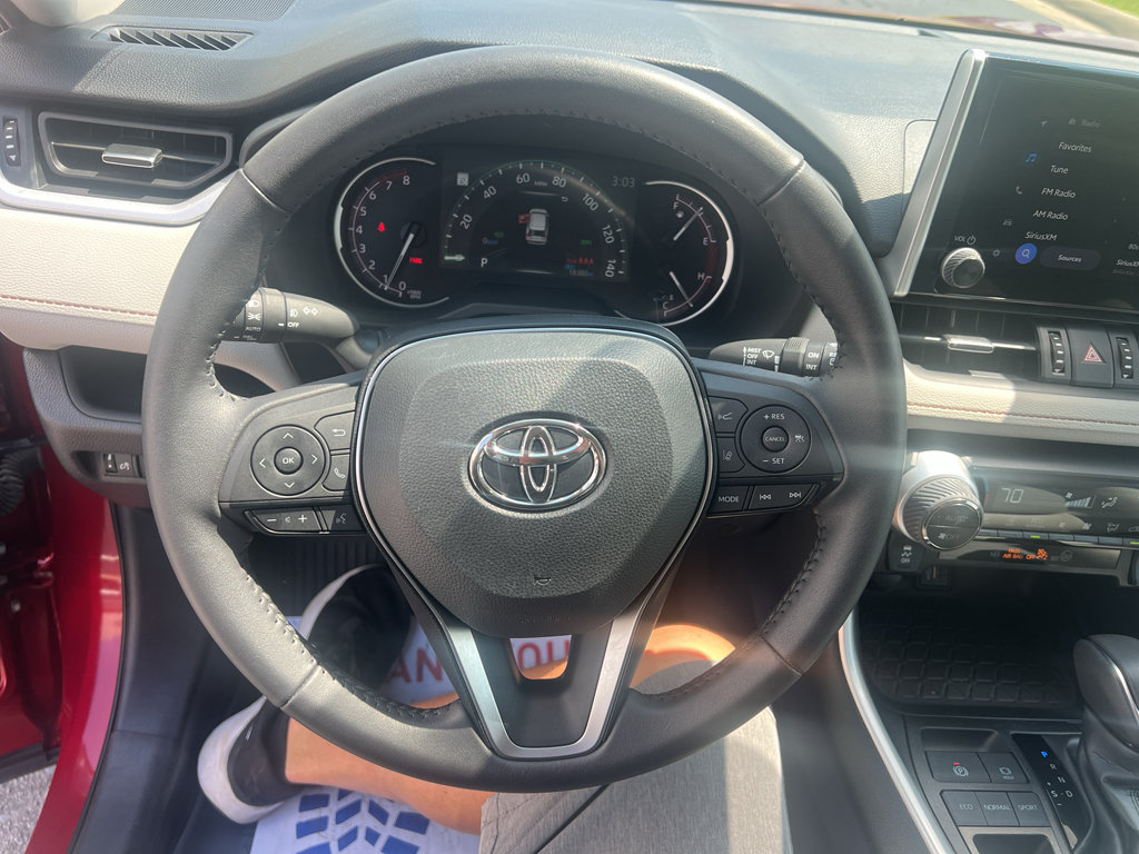 Used 2024 Toyota RAV4 XLE Premium FWD image 28