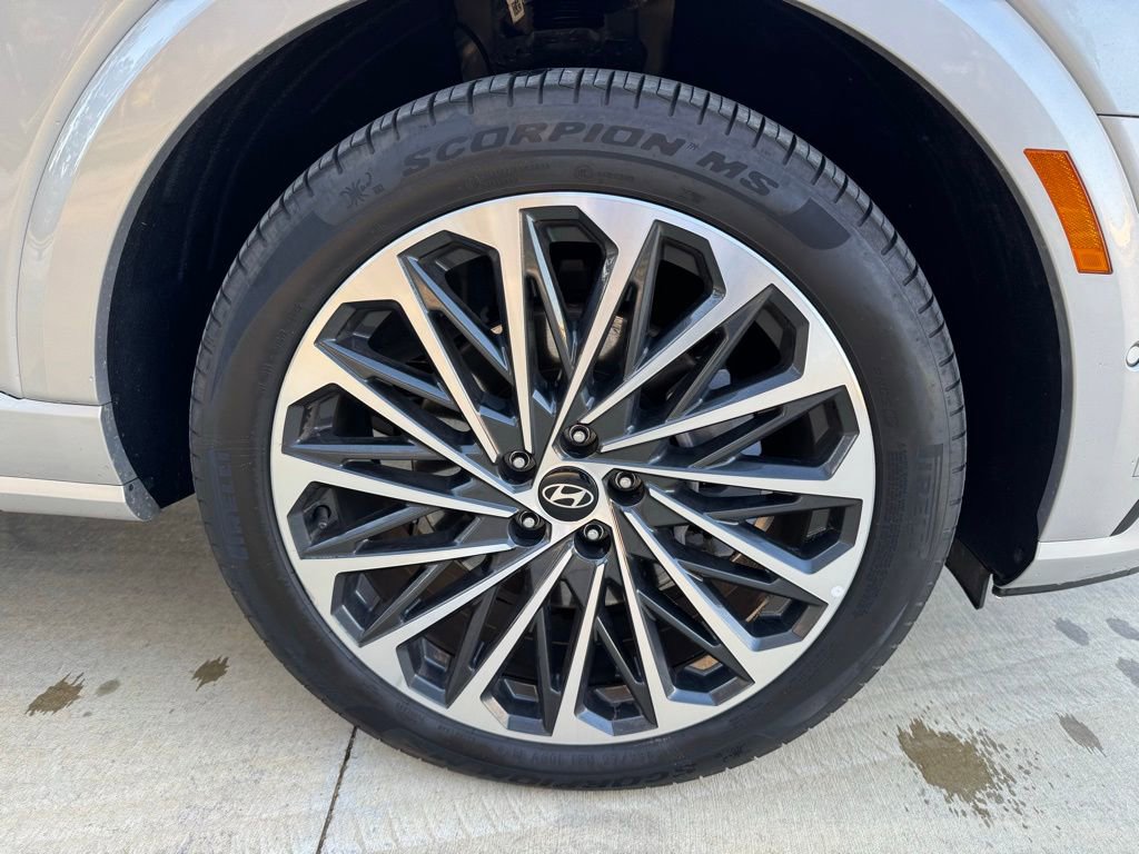 Used 2026 Hyundai Palisade Calligraphy image 7