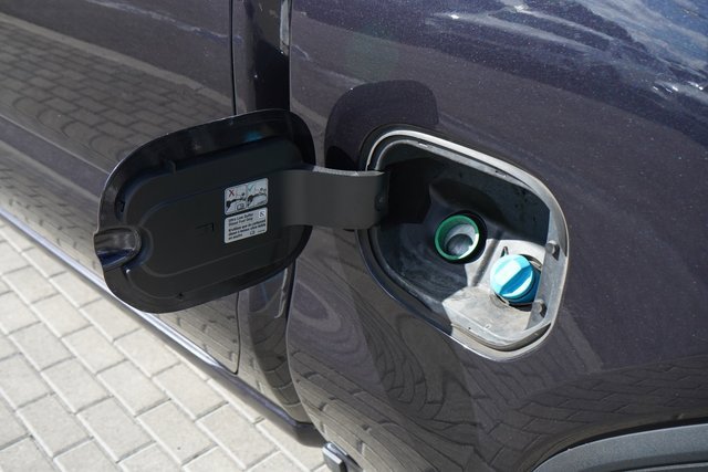 Used 2023 GMC Sierra 1500 SLE image 11