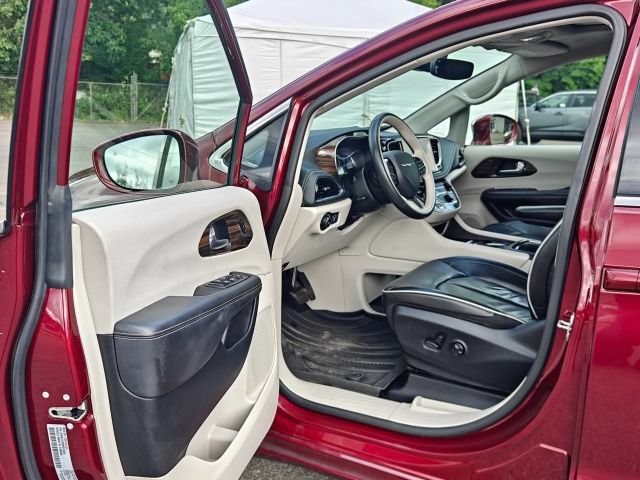 Used 2021 Chrysler Pacifica Limited FWD image 17