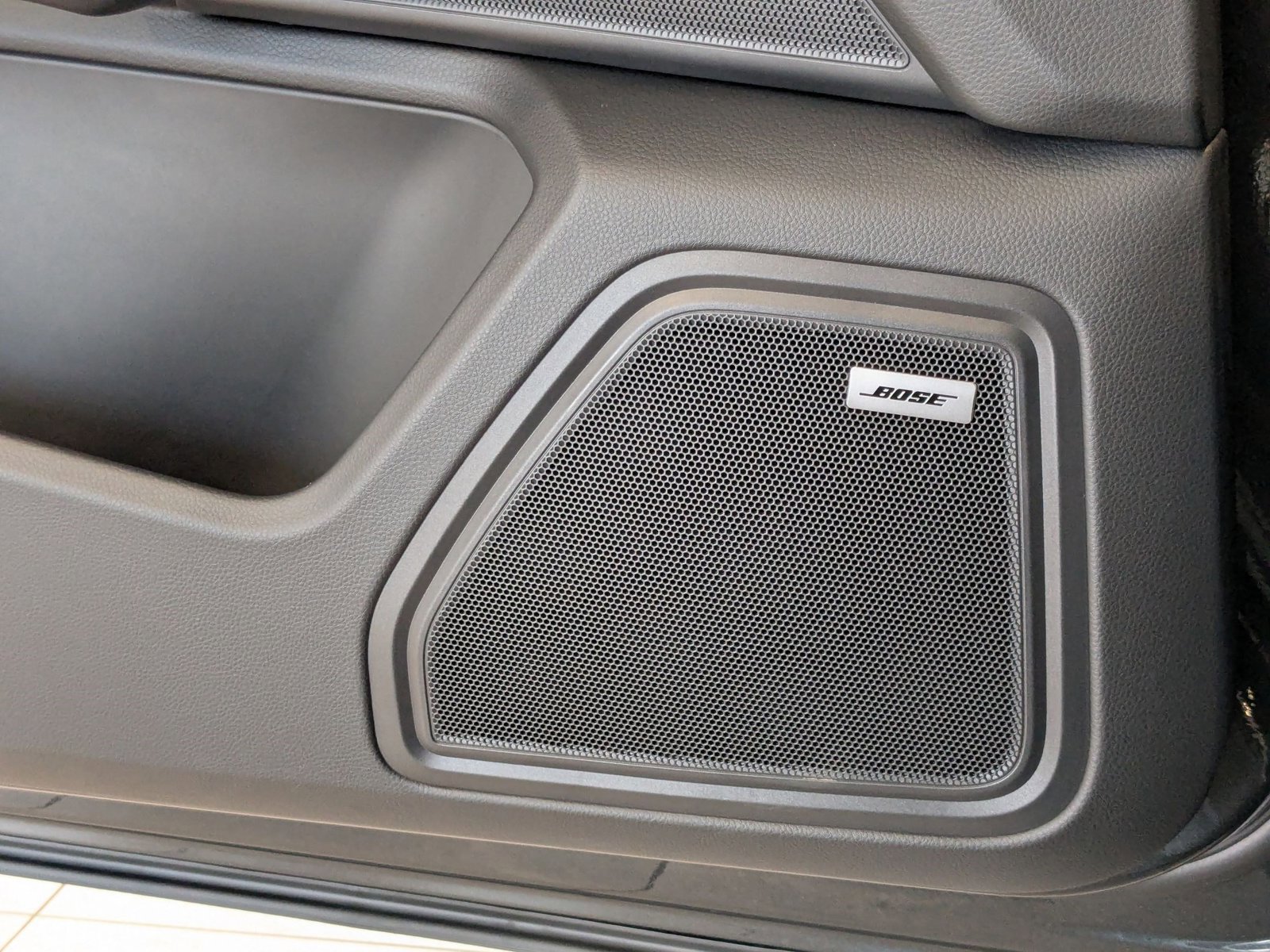 Used 2025 Porsche Macan image 14