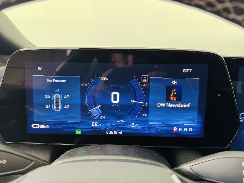 Used 2024 Chevrolet Equinox EV LT AWD/4WD image 11