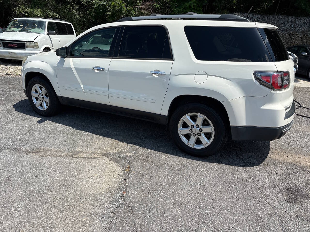 Used 2014 GMC Acadia SLE AWD/4WD image 13