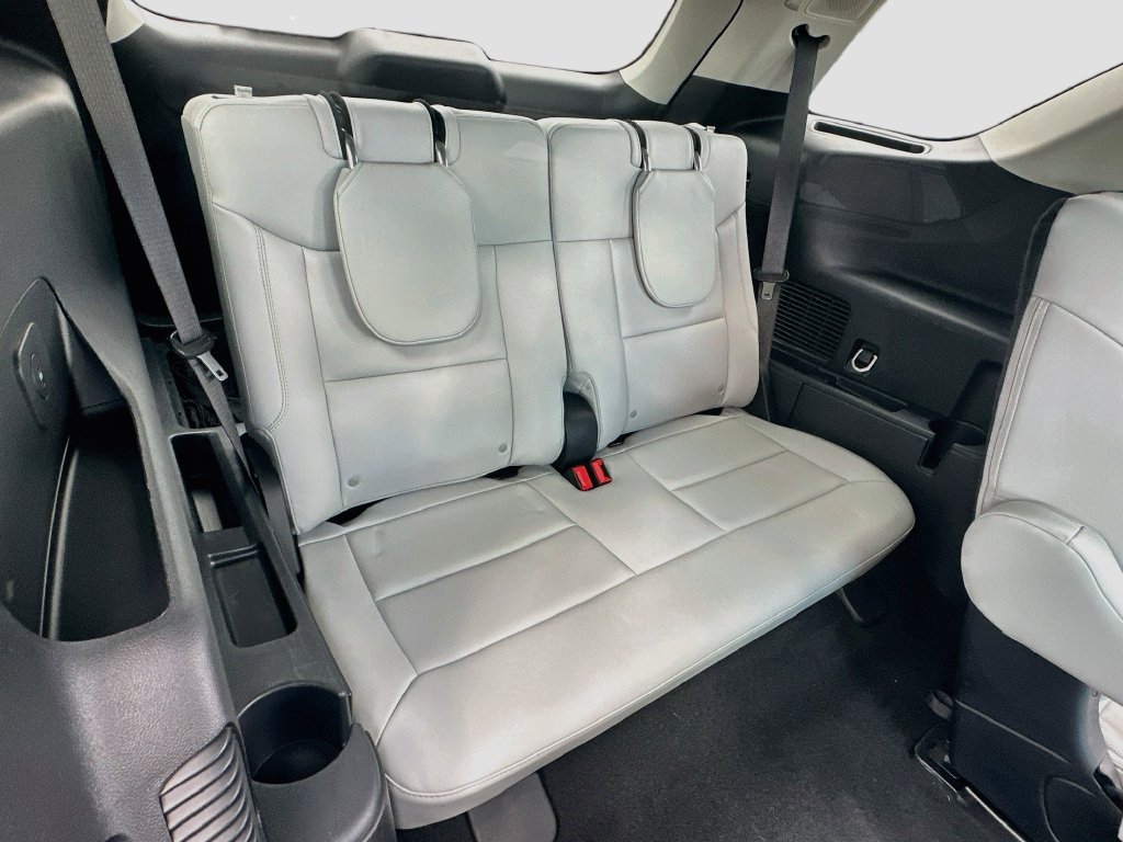 Used 2025 Ford Explorer Platinum w/ Ultimate Package AWD/4WD image 27
