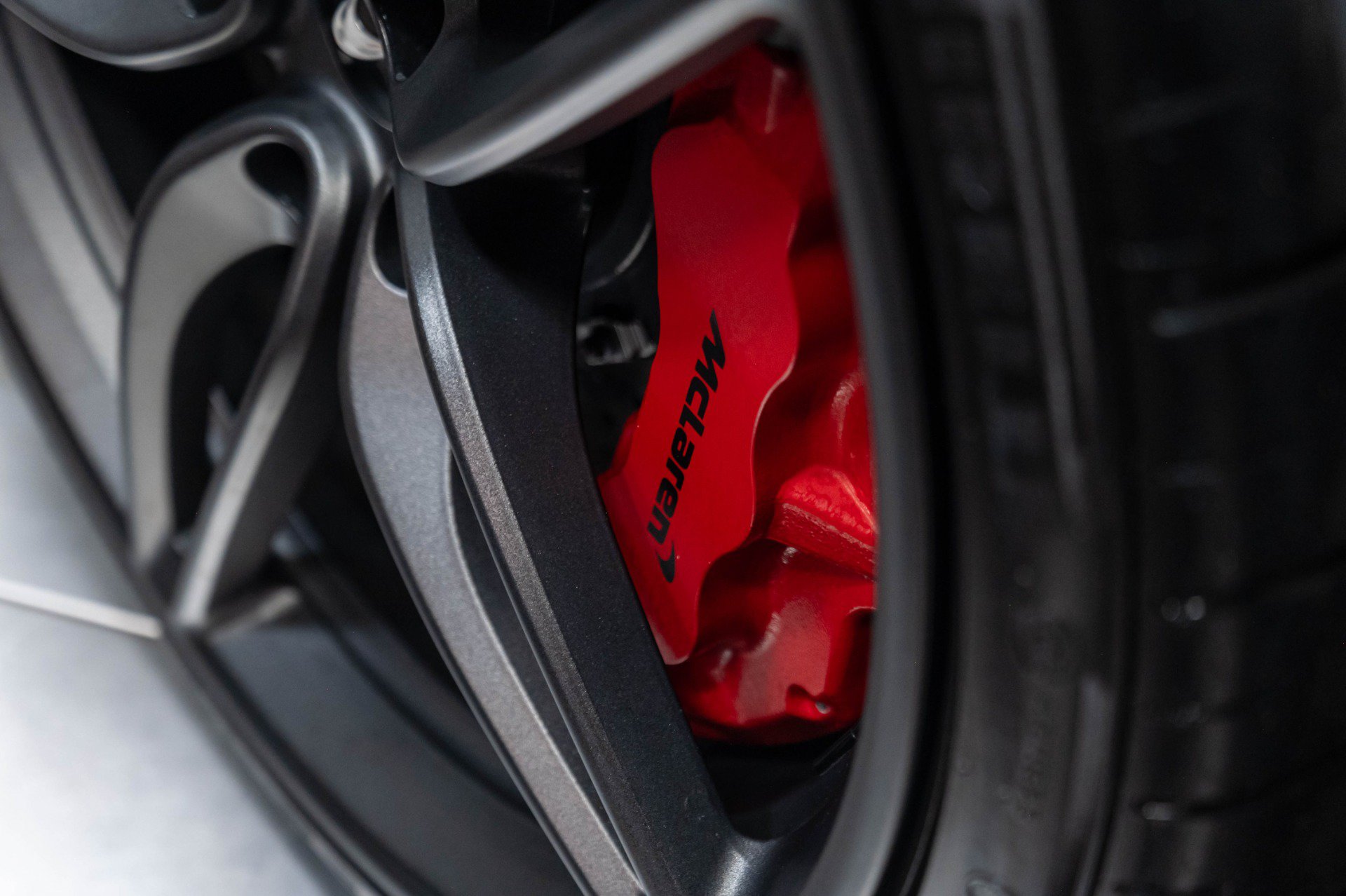 Used 2019 McLaren 570S Coupe RWD image 56