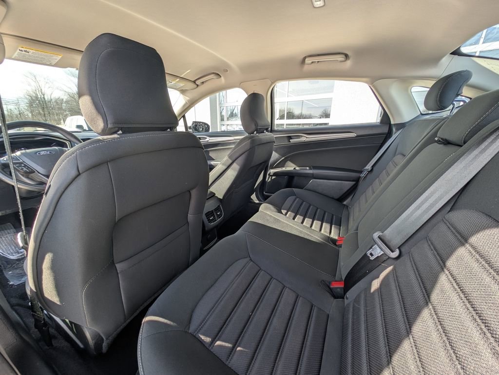 Used 2019 Ford Fusion SE image 13