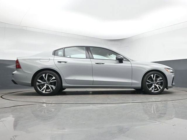 Used 2025 Volvo S60 B5 Plus image 39
