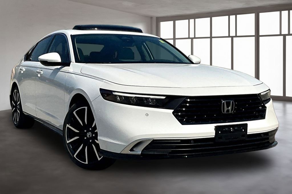 Certified 2025 Honda Accord Touring image 3