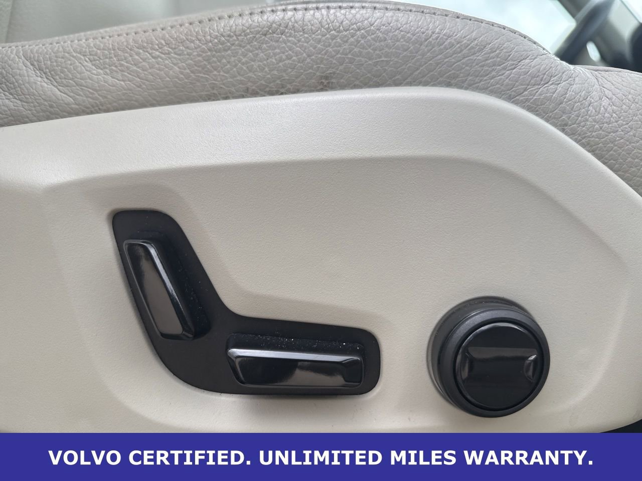 Certified 2023 Volvo XC90 B6 Plus w/ Protection Package Premier AWD/4WD image 11