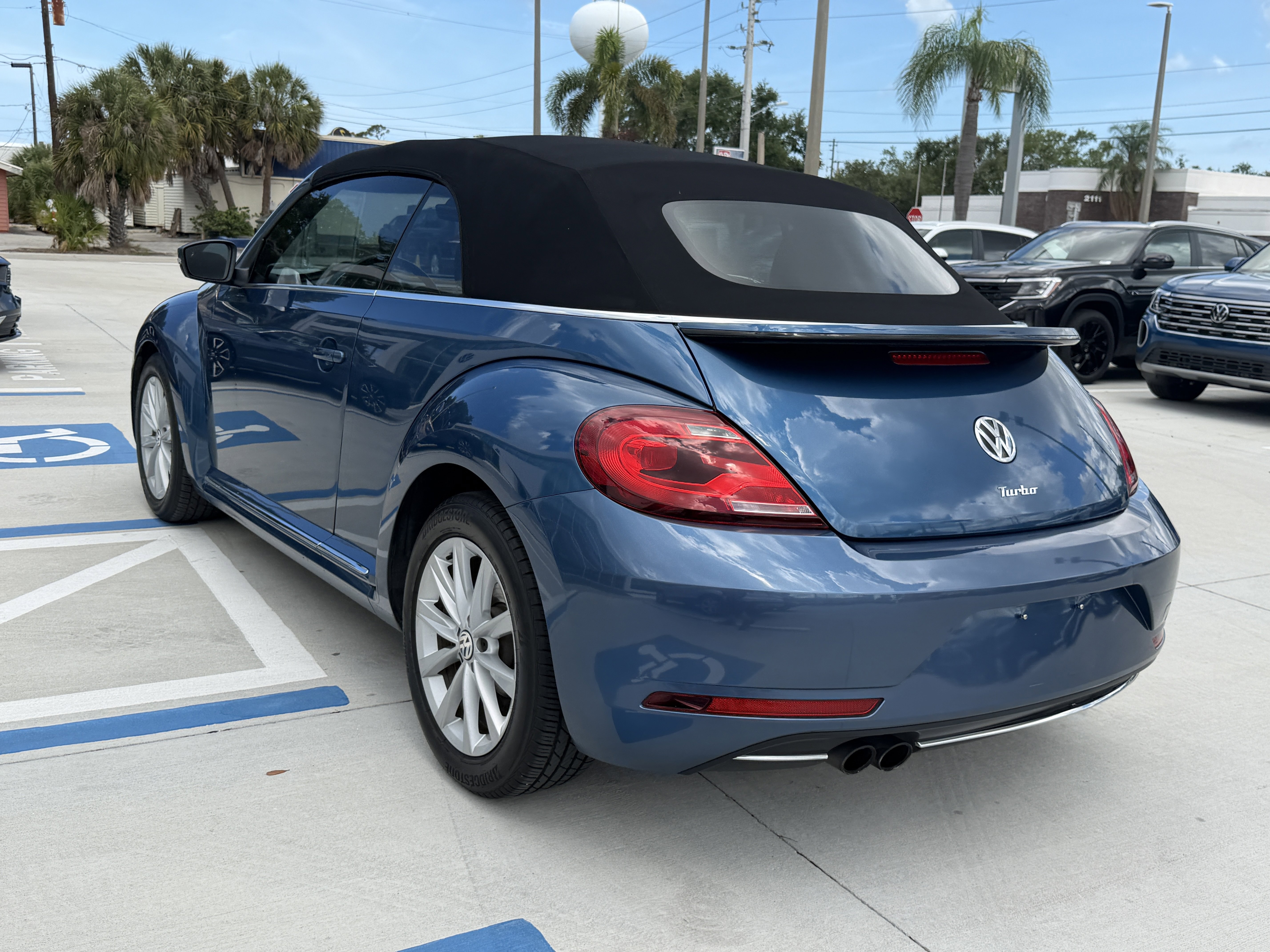 Used 2018 Volkswagen Beetle 2.0T SE FWD image 5