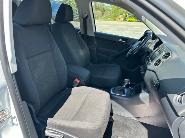 Used 2017 Volkswagen Tiguan Limited w/ Premium Package AWD/4WD image 15